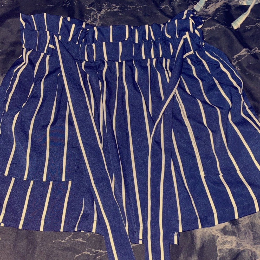 Cute beach shorts !